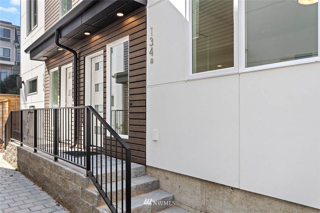 130 Florentia Street - Photo 1