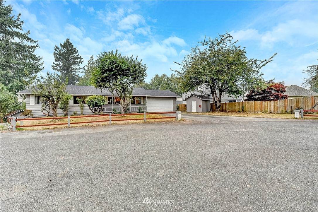 910 Hillcrest Drive - Photo 1