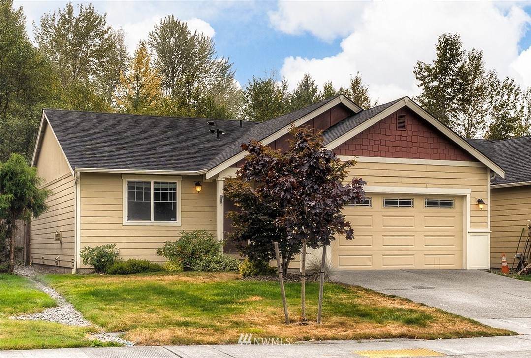 10008 200th Street - Photo 1
