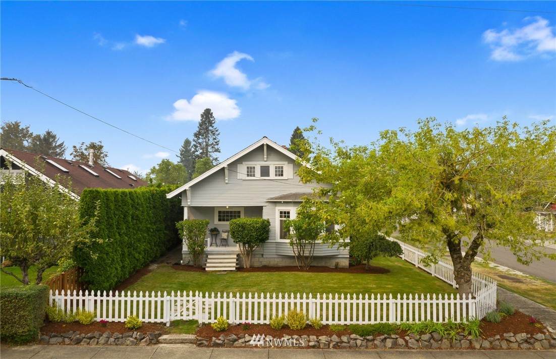 2034 Wells Street - Photo 1