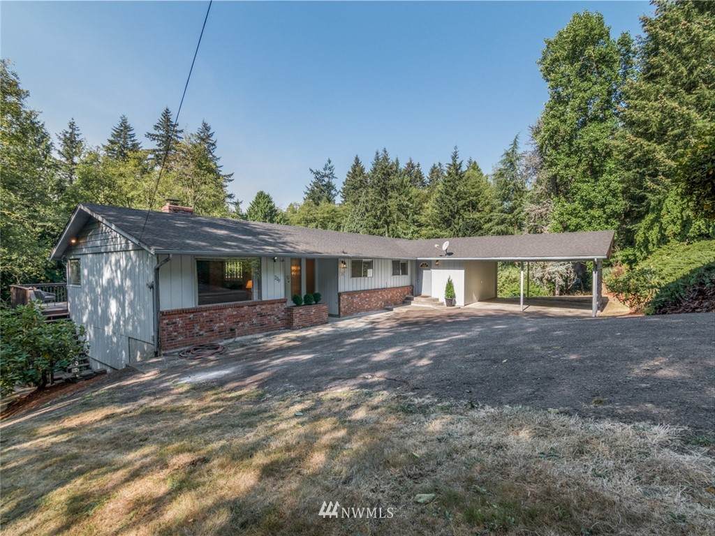 209 Sunset Drive - Photo 1