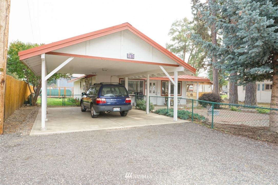 523 Main Street - Photo 1