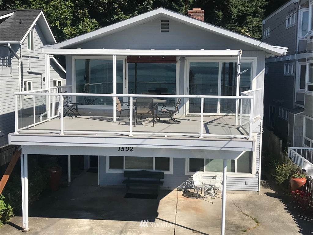 1592 Alki Avenue - Photo 1