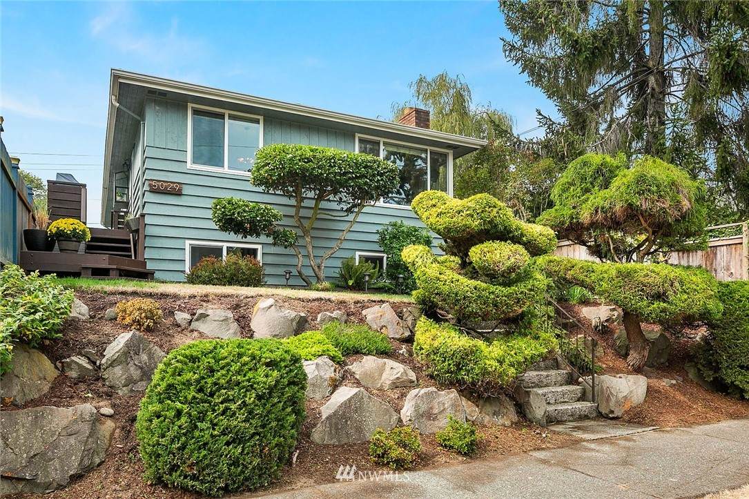5029 49th Avenue - Photo 1