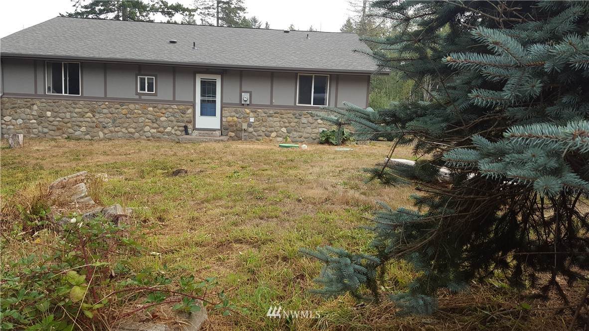 1073 Alderwood Road - Photo 1