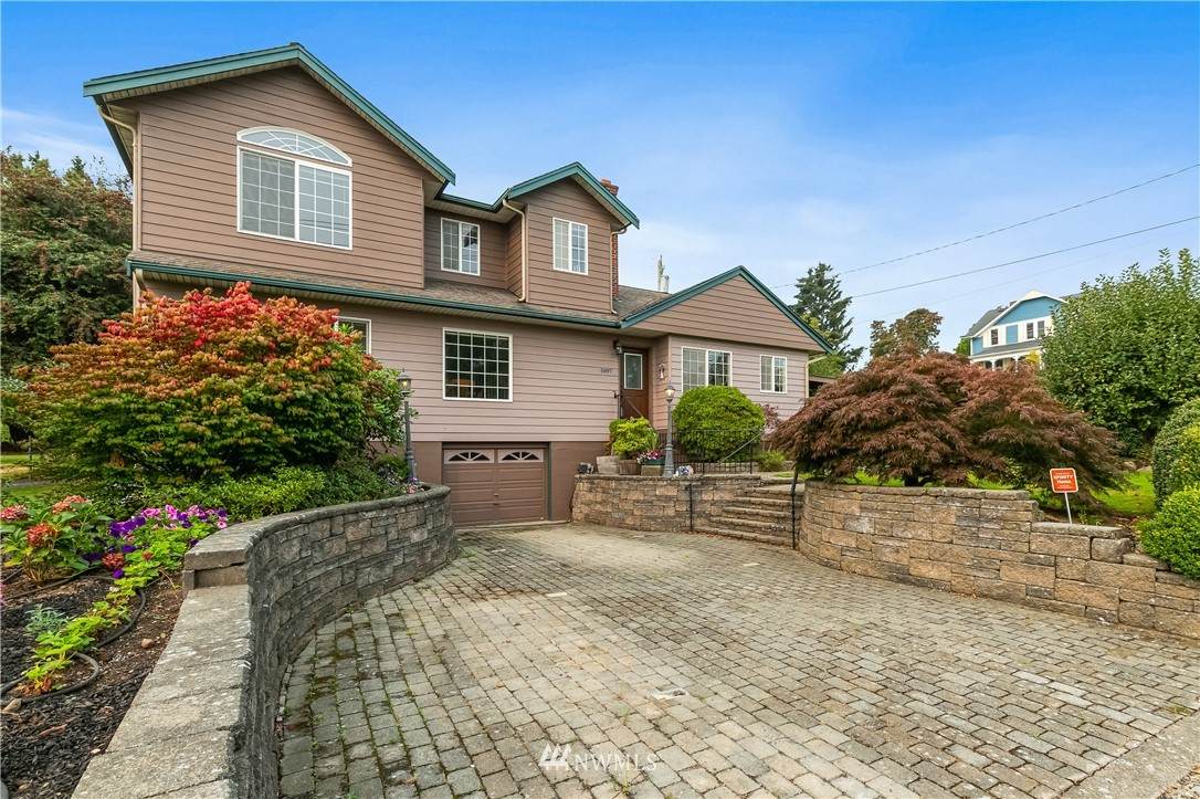 5897 Malloy Avenue - Photo 1
