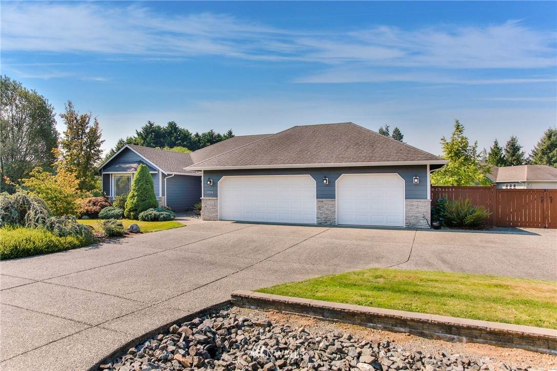 7026 148th Avenue - Photo 1