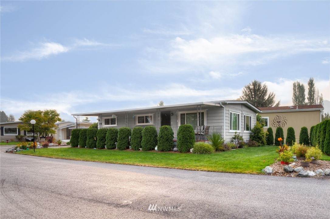 1070 Pine Drive - Photo 1