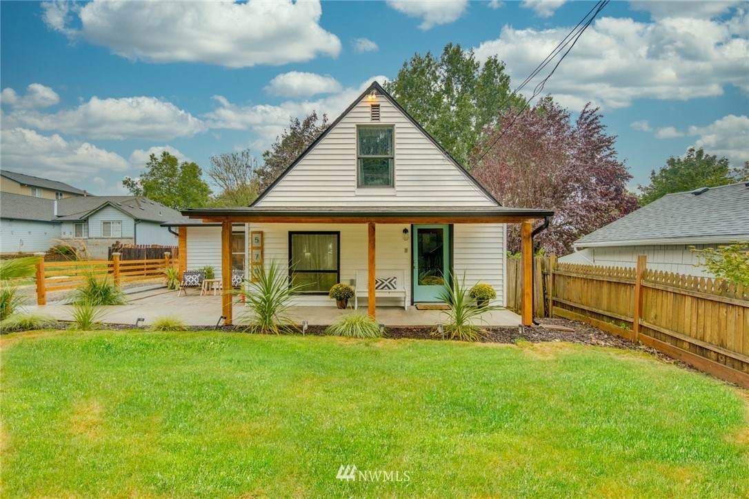 570 43rd - Photo 1