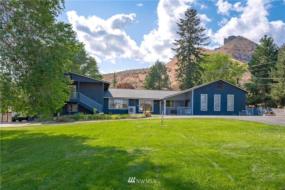 2115 Orchard Avenue - Photo 1