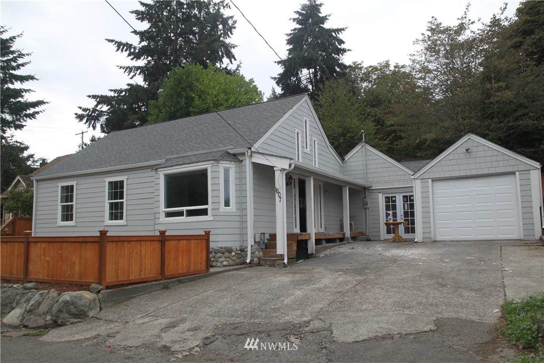 1507 Bloomington - Photo 1