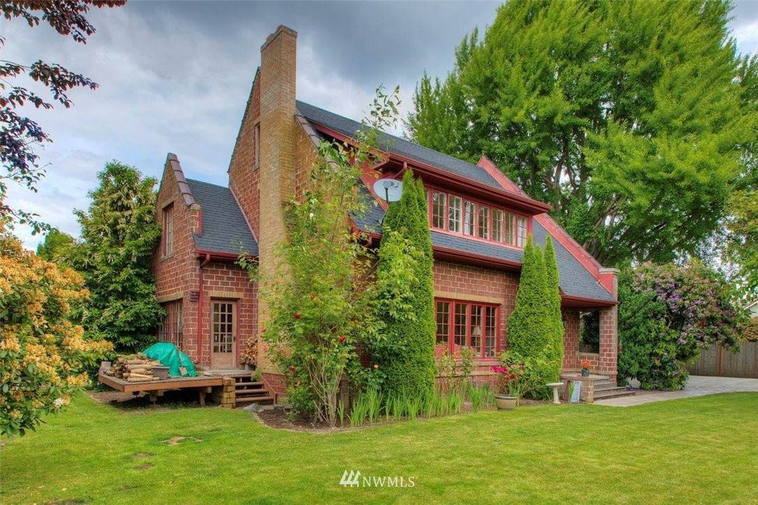6202 Milwaukee Avenue - Photo 1
