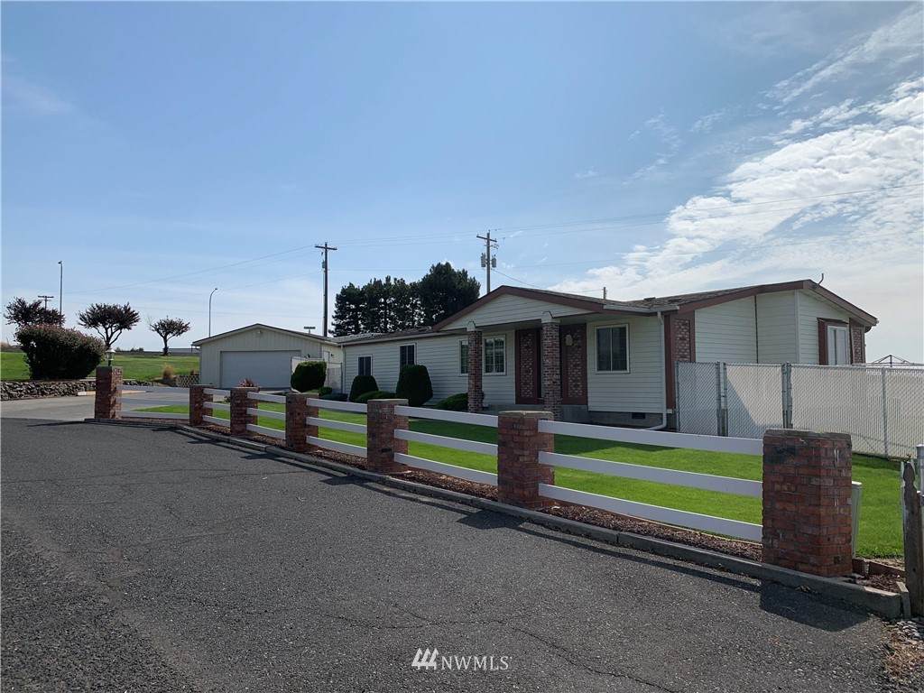 16821 Out Of Bounds Lane - Photo 1
