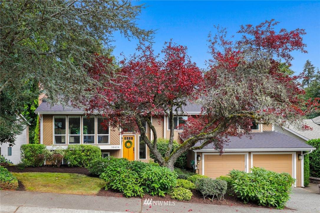 16434 48th Street - Photo 1
