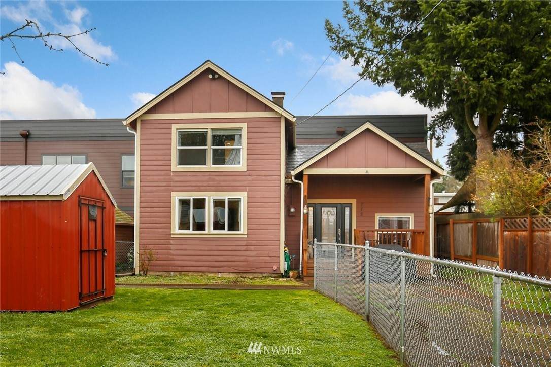 712 17th Street - Photo 1