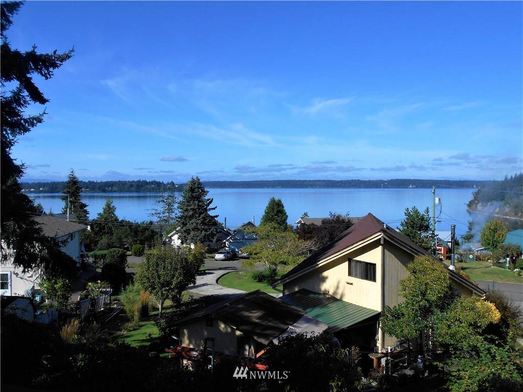 8214 176th Avenue Ct - Photo 1