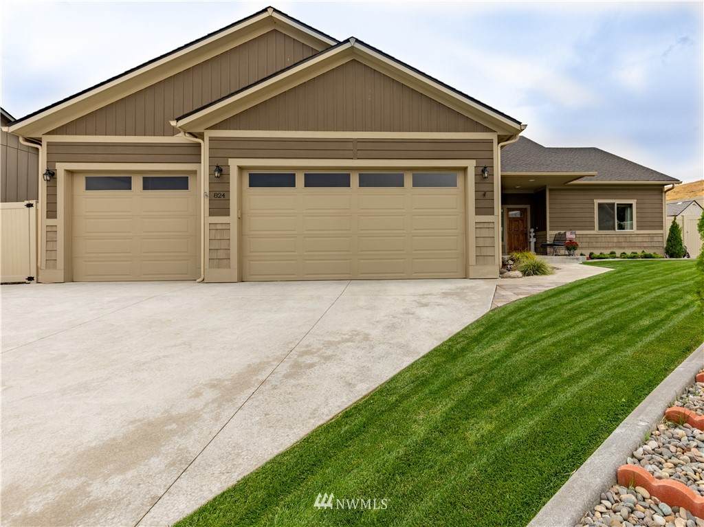 824 Madeleine Court - Photo 1