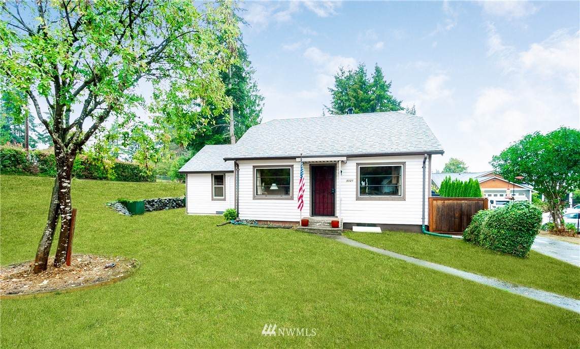 5021 96th Street - Photo 1