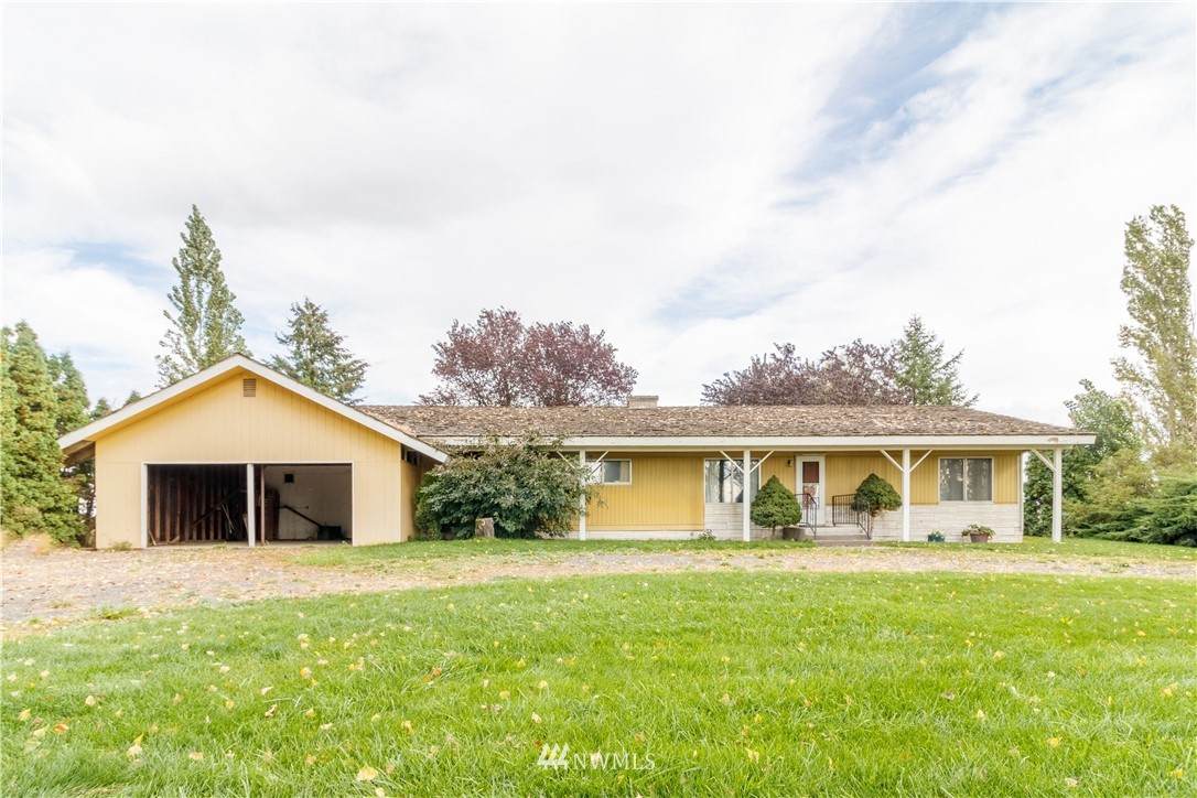 13581 Stratford Road - Photo 1
