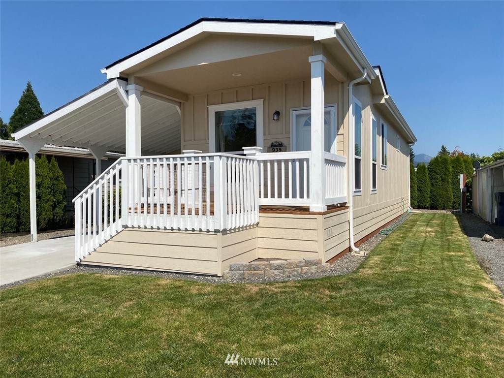 935 Noble Place - Photo 1