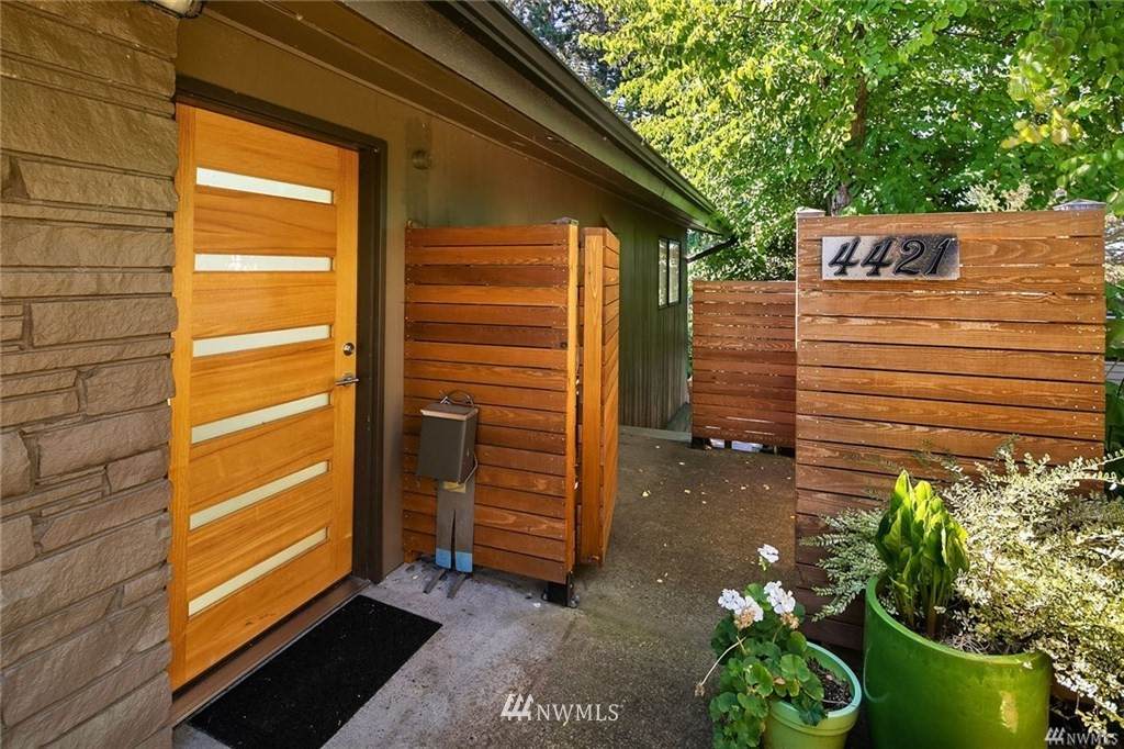 4421 51st Avenue - Photo 1