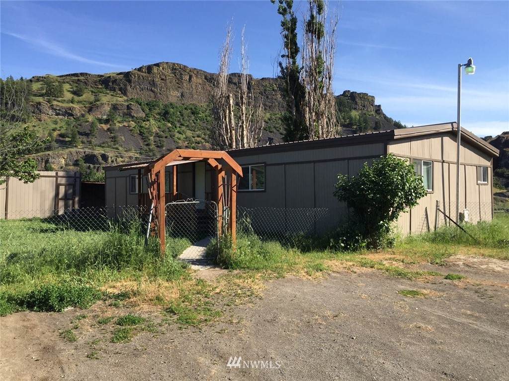 21837 Section Place - Photo 1