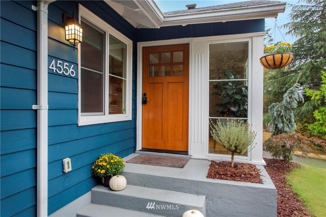 4556 12th Avenue - Photo 1