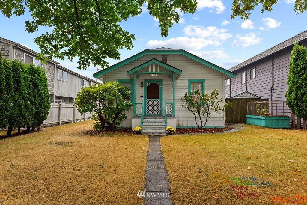 911 16th Avenue - Photo 1