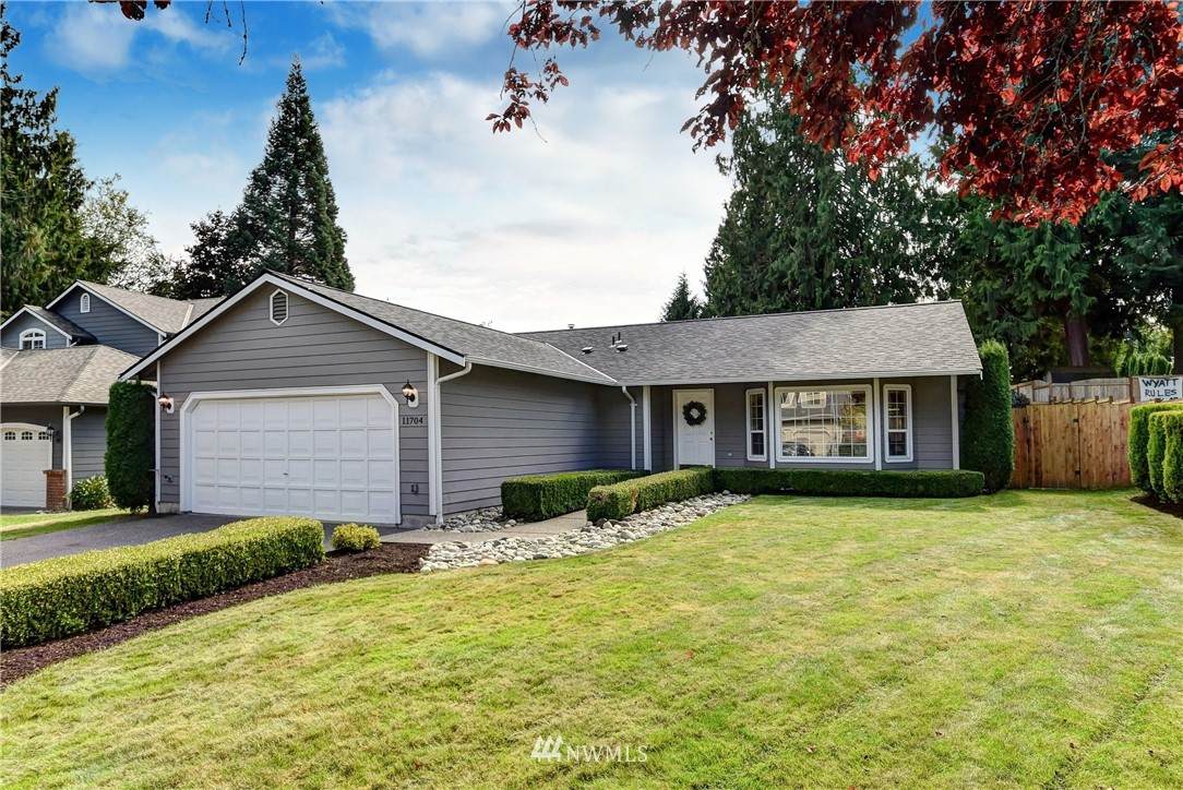 11704 Meridian Pl Ne - Photo 1