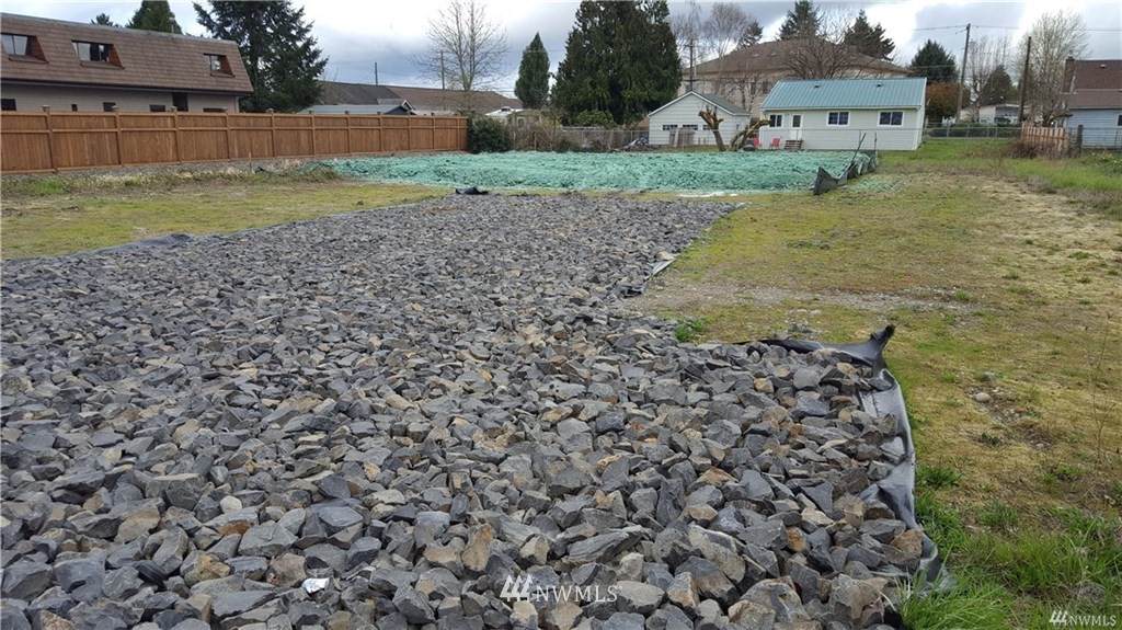 1125 Kresky Avenue - Photo 1