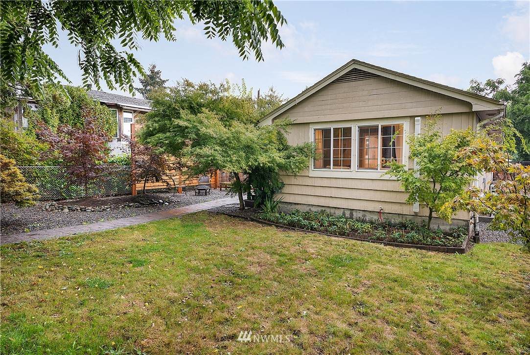 7726 32nd Avenue - Photo 1