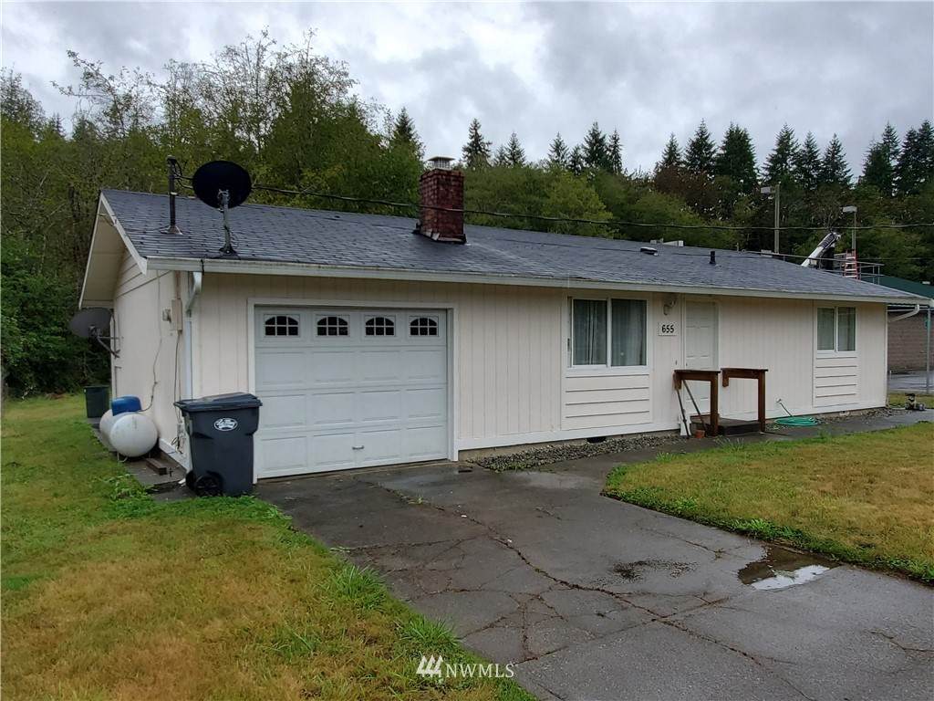 655 Maple Street - Photo 1