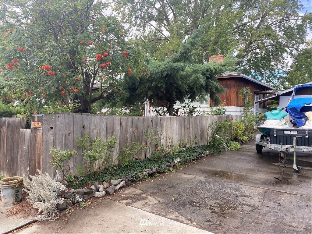 1522 Buell Drive - Photo 1