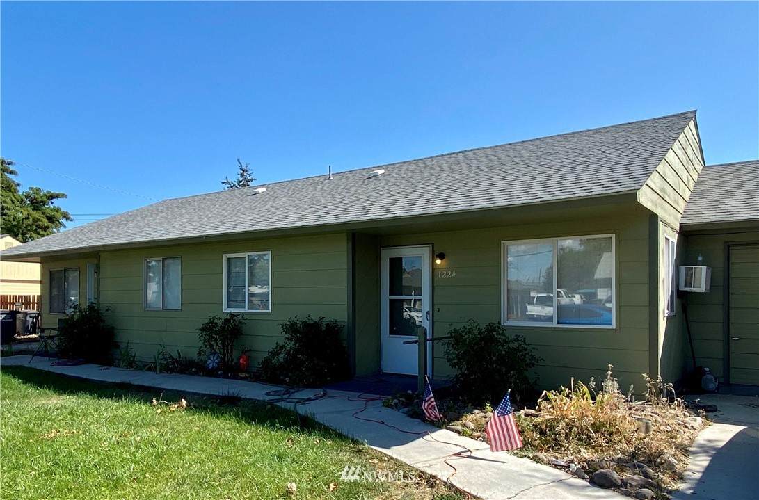 1222 Pershing Road - Photo 1