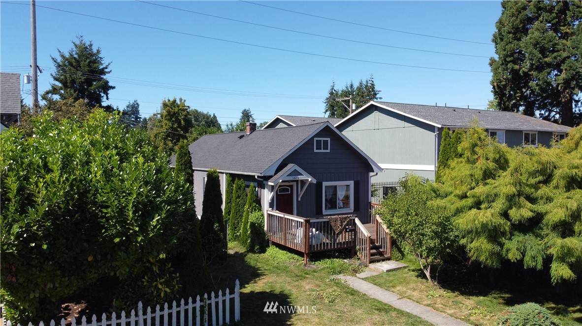 1626 Chestnut Street - Photo 1