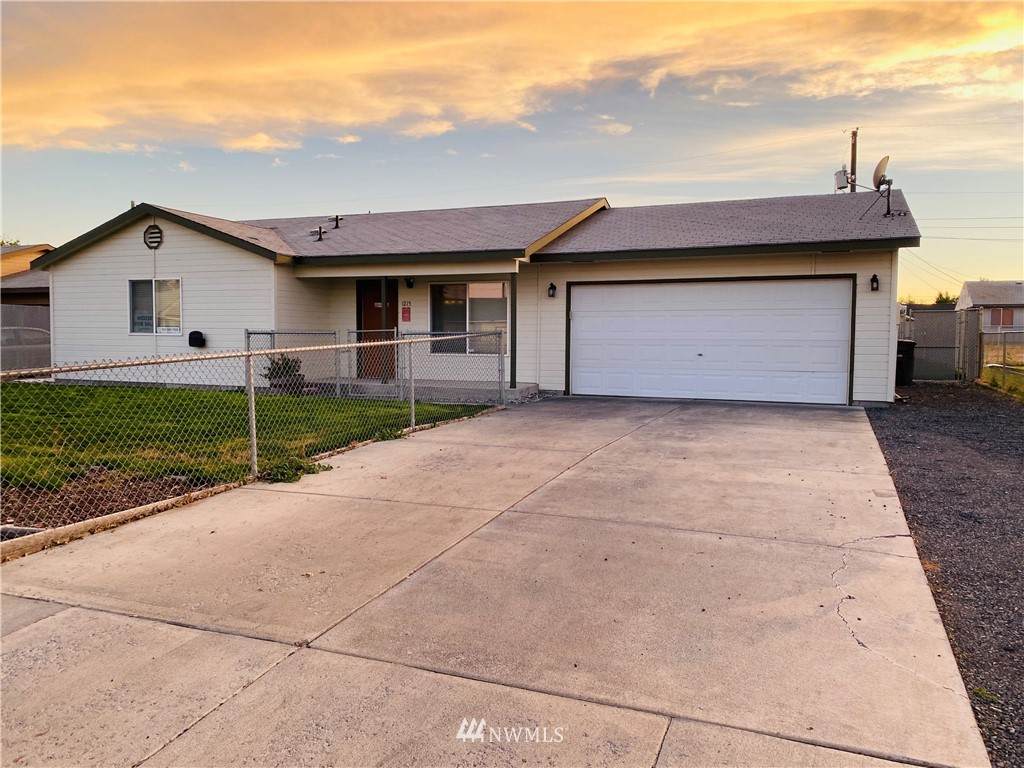 1215 Lowry Street - Photo 1