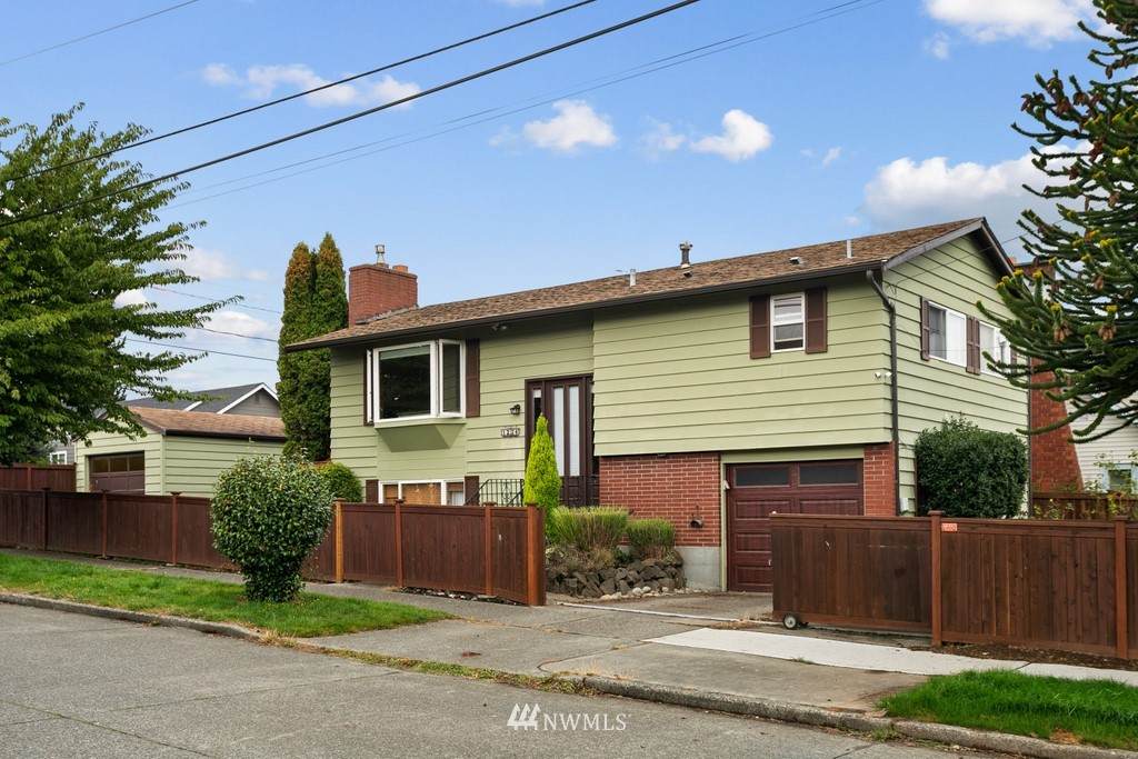 1204 Thistle Street - Photo 1