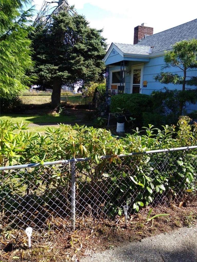 928 60TH Street - Photo 1