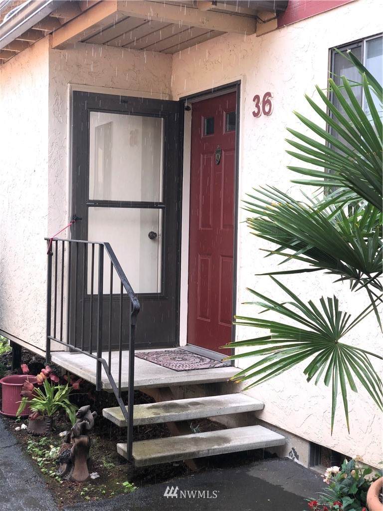 1816 Maple Lane - Photo 1