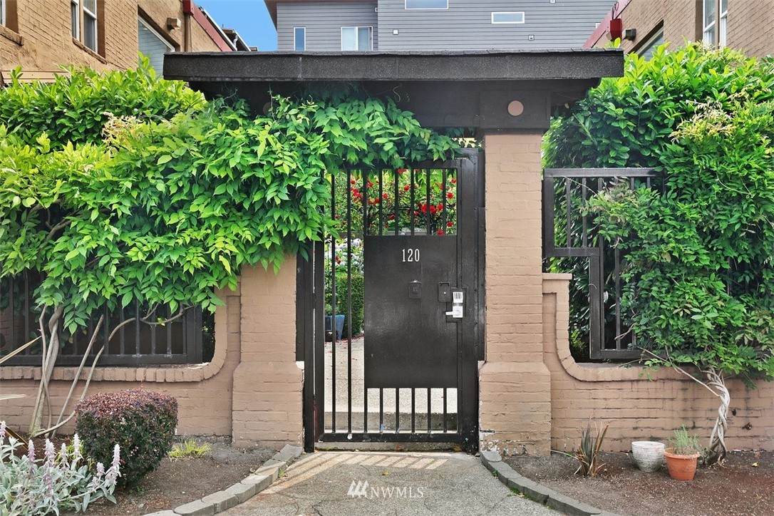 120 14th Avenue - Photo 1