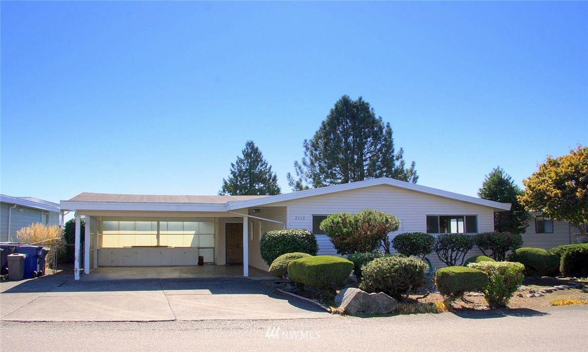 7113 129th Place - Photo 1