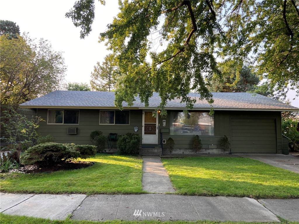 902 Manitoba Avenue - Photo 1