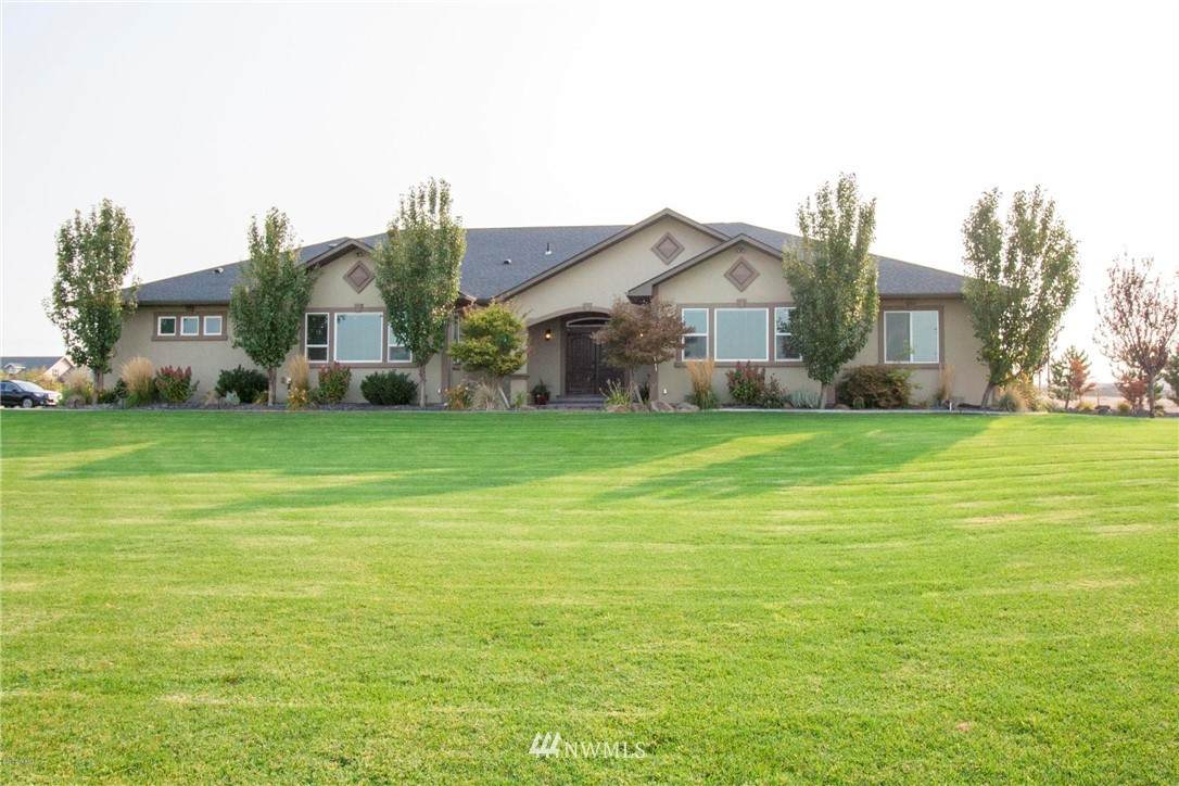 1890 Pomona Road - Photo 1