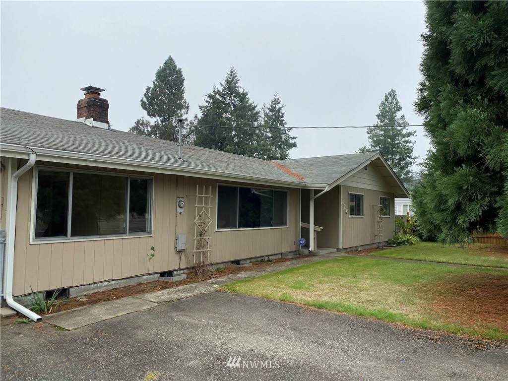 424 138th Street - Photo 1