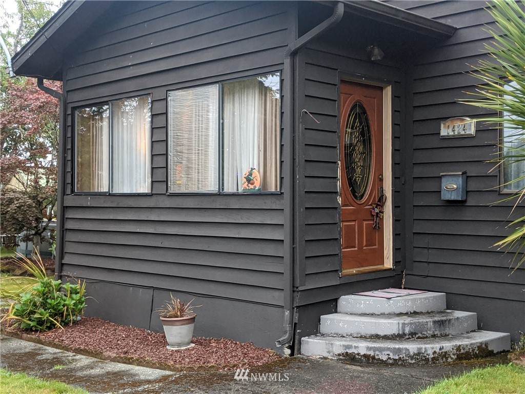 1424 Marion Street - Photo 1