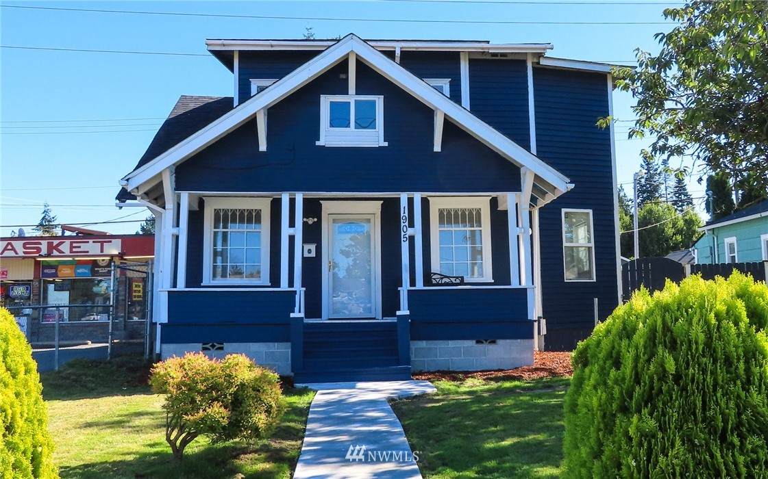 1905 Walnut Street - Photo 1