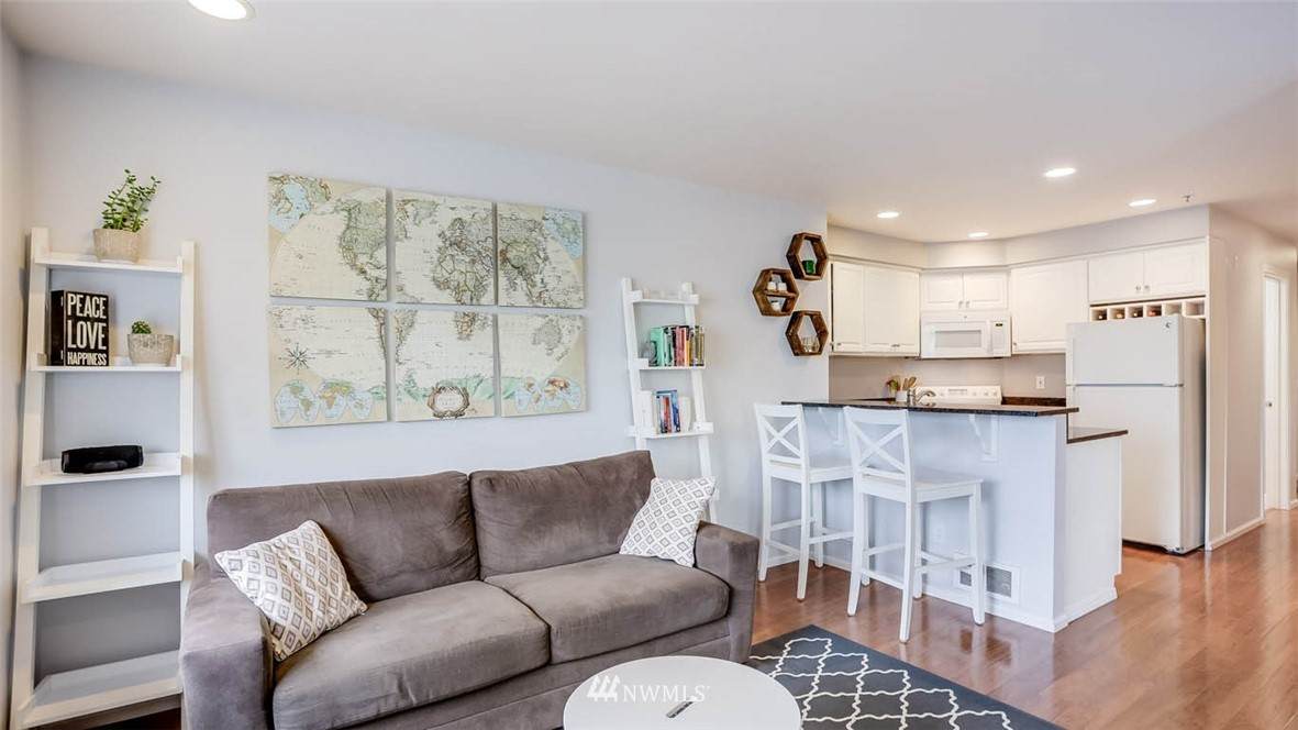 2116 California Avenue - Photo 1