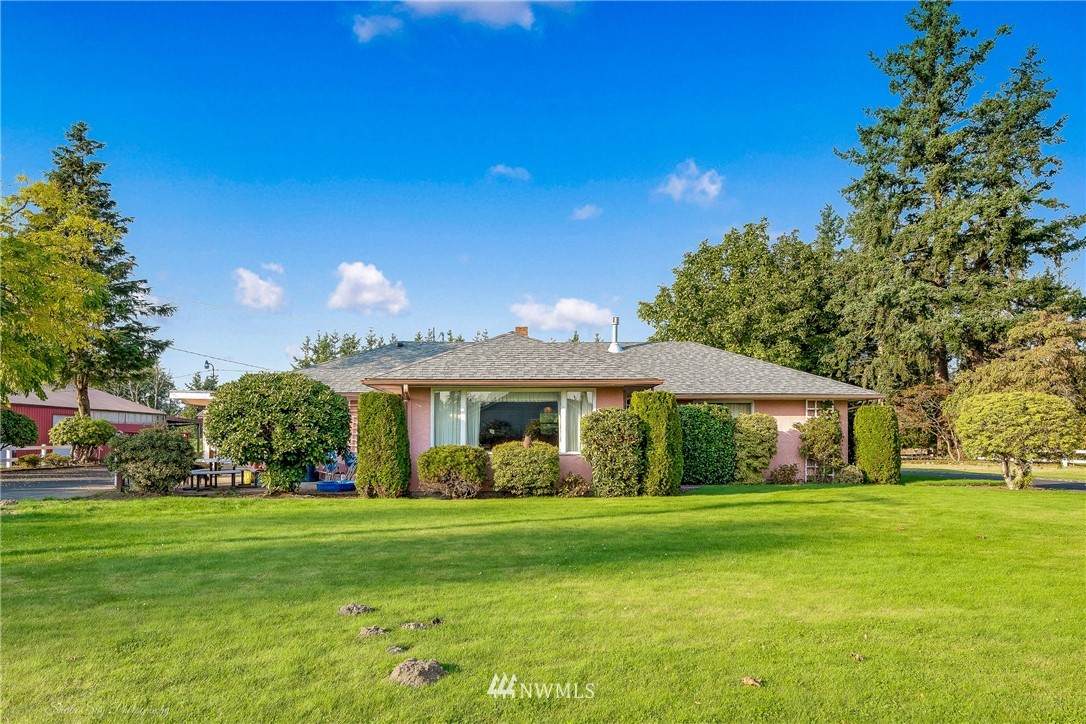 202 Lincoln Street - Photo 1