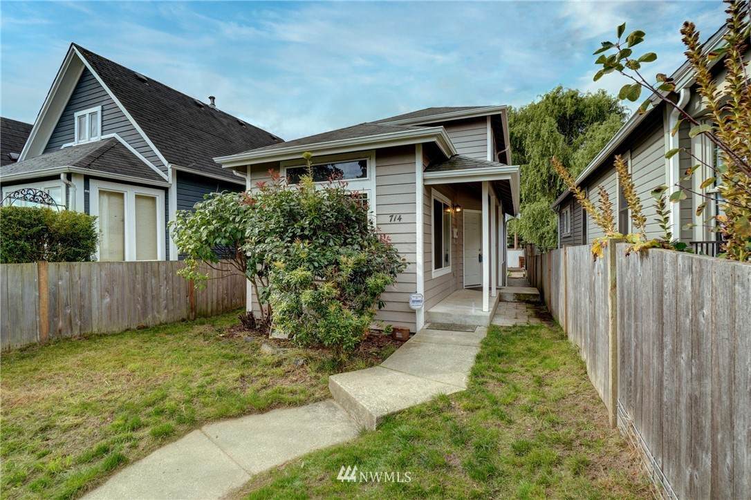 714 Cushman Avenue - Photo 1