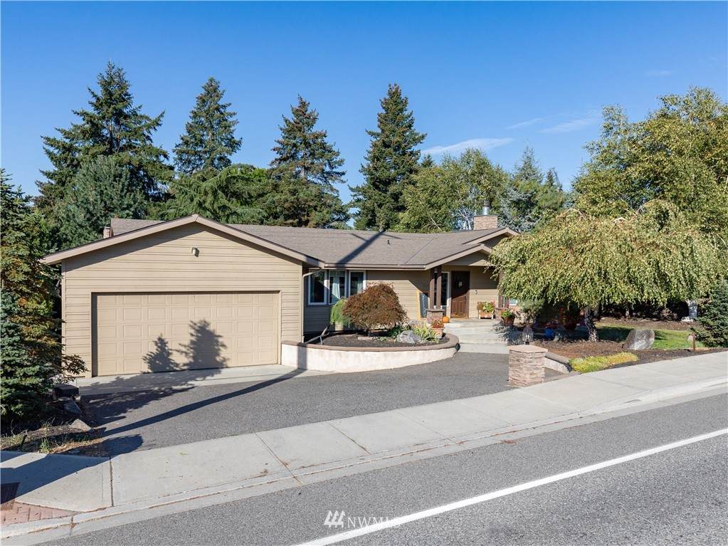 1600 Eastmont Avenue - Photo 1